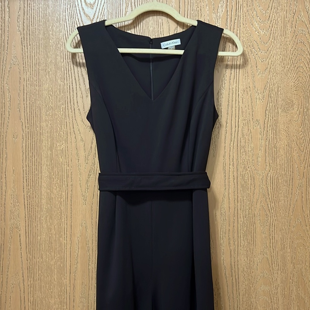 Calvin Klein Women’s Sleeveless V-Neck Tie Waist Wide Leg Jumpsuit Size 10